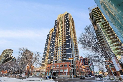 202-1320 1 Street Se, Calgary, AB - Outdoor With Facade