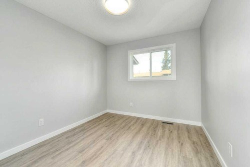 802-5340 17 Avenue Sw, Calgary, AB - Indoor Photo Showing Other Room