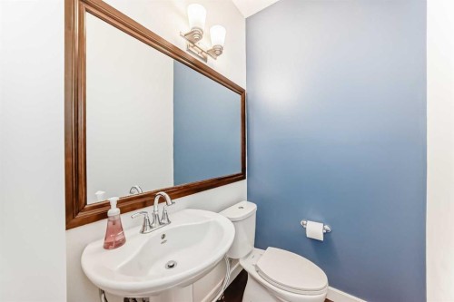 136 Aspenmere Close, Chestermere, AB - Indoor Photo Showing Bathroom