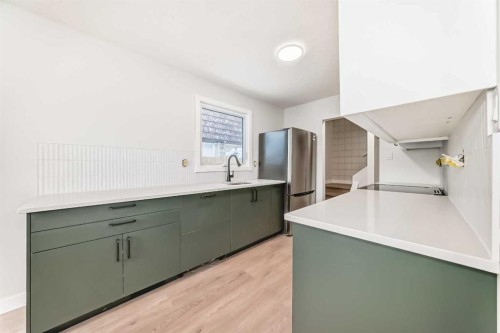 7634 24A Street Se, Calgary, AB - Indoor Photo Showing Kitchen