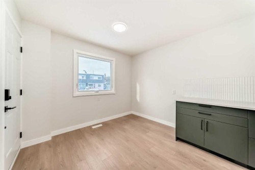 7634 24A Street Se, Calgary, AB - Indoor Photo Showing Other Room