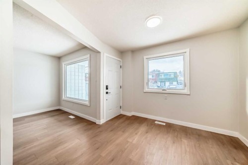 7634 24A Street Se, Calgary, AB - Indoor Photo Showing Other Room