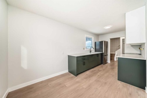 7634 24A Street Se, Calgary, AB - Indoor