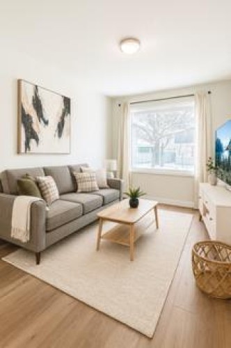 7634 24A Street Se, Calgary, AB - Indoor Photo Showing Living Room