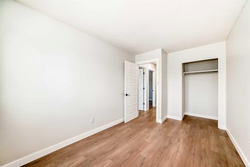 7634 24A Street Se, Calgary, AB - Indoor Photo Showing Other Room