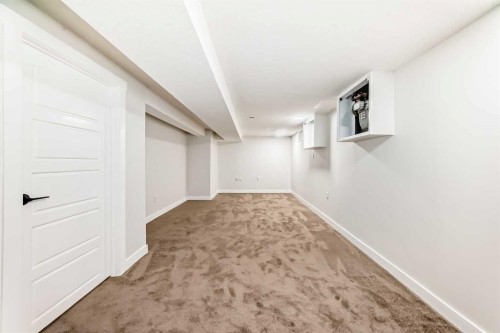 7634 24A Street Se, Calgary, AB - Indoor Photo Showing Other Room