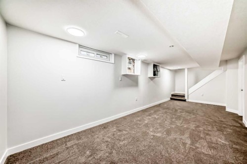 7634 24A Street Se, Calgary, AB - Indoor Photo Showing Other Room