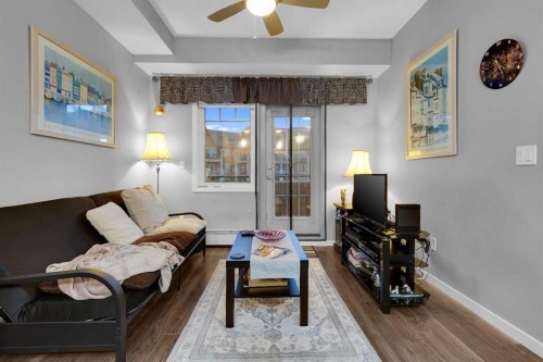 318-20 Mahogany Mews Se, Calgary, AB - Indoor Photo Showing Living Room