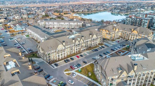 318-20 Mahogany Mews Se, Calgary, AB - 