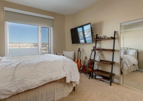 605-32 Varsity Estates Circle Nw, Calgary, AB - Indoor Photo Showing Bedroom