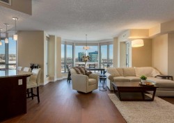 605-32 Varsity Estates Circle NW Calgary, AB T3A 2Y1