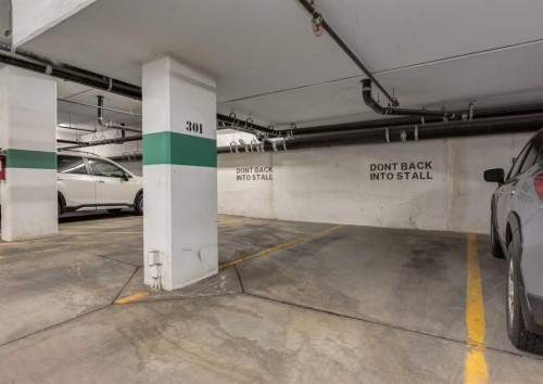 605-32 Varsity Estates Circle Nw, Calgary, AB - Indoor Photo Showing Garage