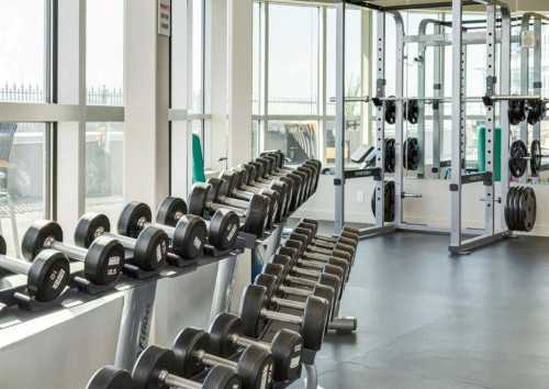 605-32 Varsity Estates Circle Nw, Calgary, AB - Indoor Photo Showing Gym Room