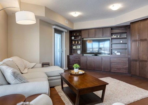 605-32 Varsity Estates Circle Nw, Calgary, AB - Indoor Photo Showing Living Room