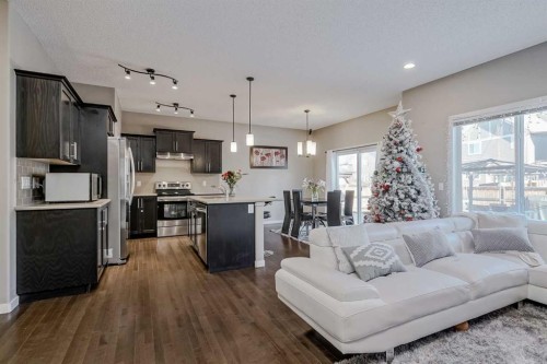 216 Copperpond Green Se, Calgary, AB - Indoor Photo Showing Other Room