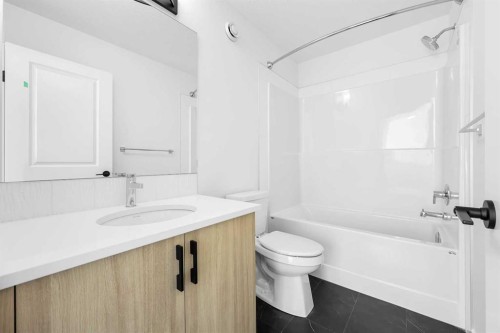 120 Mitchell Walk Nw, Calgary, AB - Indoor Photo Showing Bathroom