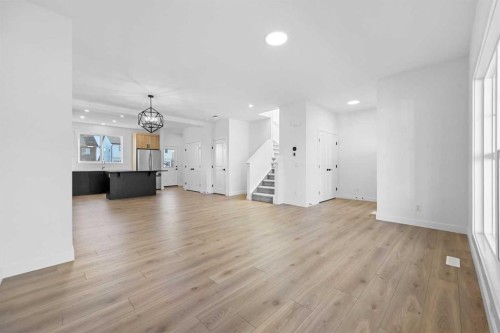 120 Mitchell Walk Nw, Calgary, AB - Indoor