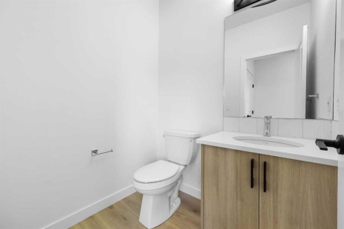 120 Mitchell Walk Nw, Calgary, AB - Indoor Photo Showing Bathroom