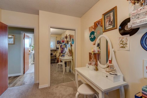 2015 Milne Drive Ne, Calgary, AB - Indoor Photo Showing Other Room