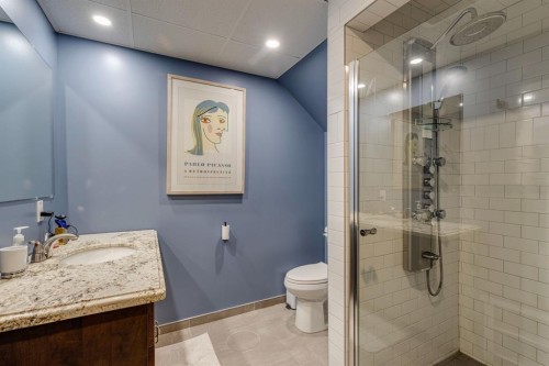 2015 Milne Drive Ne, Calgary, AB - Indoor Photo Showing Bathroom