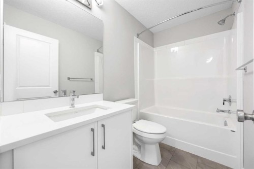 104 Mitchell Walk Nw, Calgary, AB - Indoor Photo Showing Bathroom