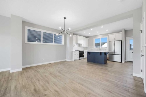 104 Mitchell Walk Nw, Calgary, AB - Indoor Photo Showing Kitchen With Upgraded Kitchen