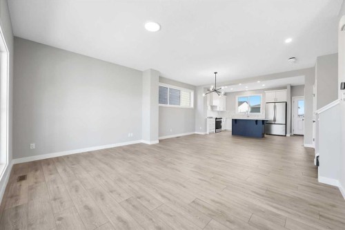 104 Mitchell Walk Nw, Calgary, AB - Indoor