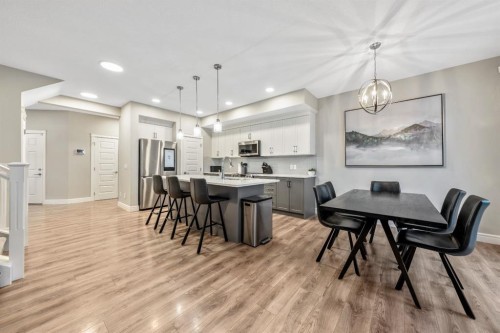 135 Belgian Crescent, Cochrane, AB - Indoor Photo Showing Dining Room