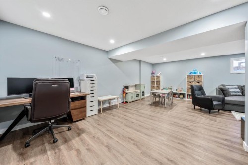 135 Belgian Crescent, Cochrane, AB - Indoor