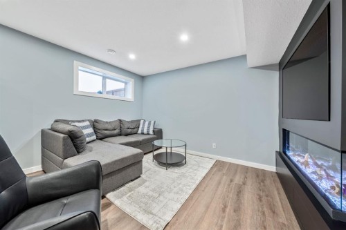 135 Belgian Crescent, Cochrane, AB - Indoor