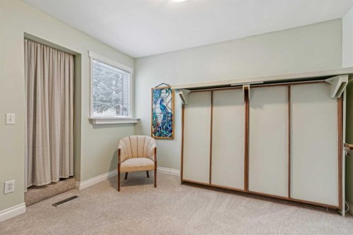 8620 46 Avenue Nw, Calgary, AB - Indoor Photo Showing Other Room