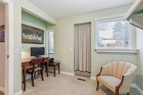 8620 46 Avenue Nw, Calgary, AB - Indoor