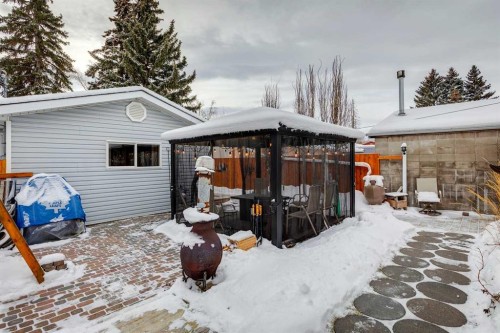 8620 46 Avenue Nw, Calgary, AB - Outdoor With Deck Patio Veranda