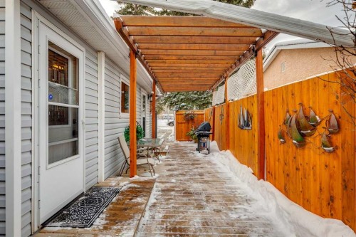 8620 46 Avenue Nw, Calgary, AB - Outdoor With Exterior