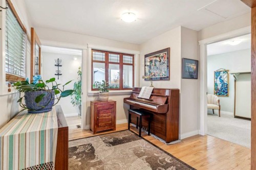 8620 46 Avenue Nw, Calgary, AB - Indoor