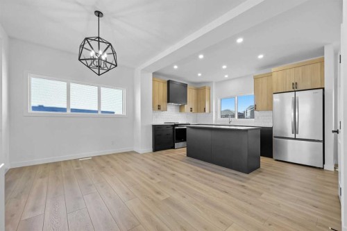 128 Mitchell Walk Nw, Calgary, AB - Indoor Photo Showing Kitchen