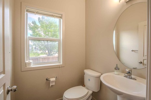 4 Copperpond Parade Se, Calgary, AB - Indoor Photo Showing Bathroom