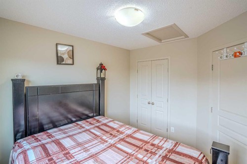 4 Copperpond Parade Se, Calgary, AB - Indoor Photo Showing Bedroom