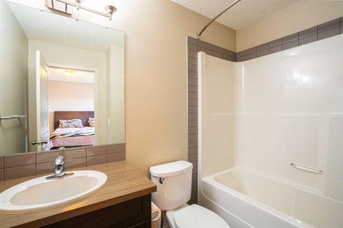 4 Copperpond Parade Se, Calgary, AB - Indoor Photo Showing Bathroom
