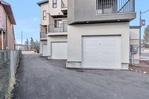 4901 Bowness Road Nw, Calgary, AB - Outdoor