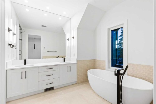 520 34A Street Nw, Calgary, AB - Indoor Photo Showing Bathroom