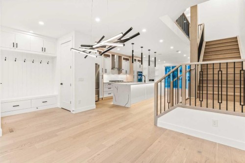 520 34A Street Nw, Calgary, AB - Indoor Photo Showing Other Room