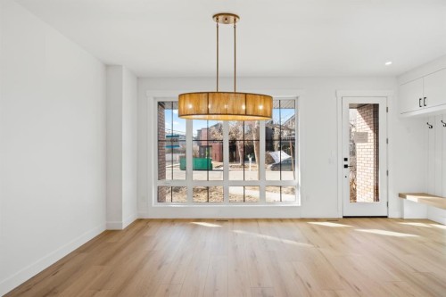 520 34A Street Nw, Calgary, AB - Indoor