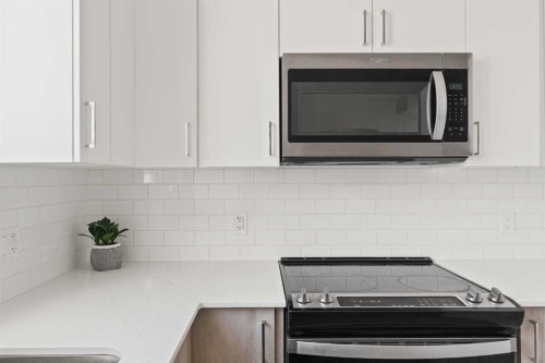 405-301 Redstone Boulevard Ne, Calgary, AB - Indoor Photo Showing Kitchen