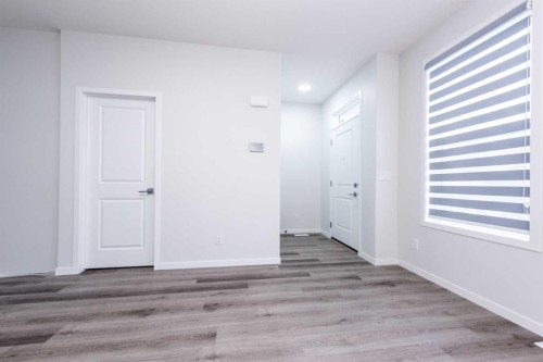 57 Corner Glen Row Ne, Calgary, AB - Indoor Photo Showing Other Room