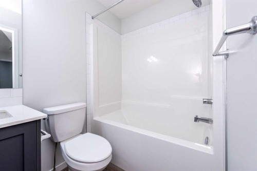 57 Corner Glen Row Ne, Calgary, AB - Indoor Photo Showing Bathroom
