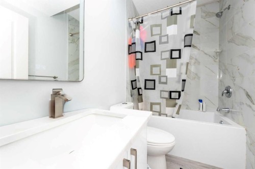 57 Corner Glen Row Ne, Calgary, AB - Indoor Photo Showing Bathroom