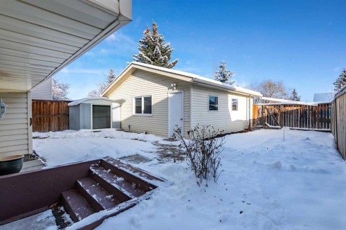 15 Woodford Crescent Sw, Calgary, AB - Outdoor With Exterior