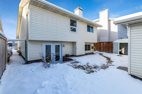 15 Woodford Crescent Sw, Calgary, AB - Outdoor With Exterior