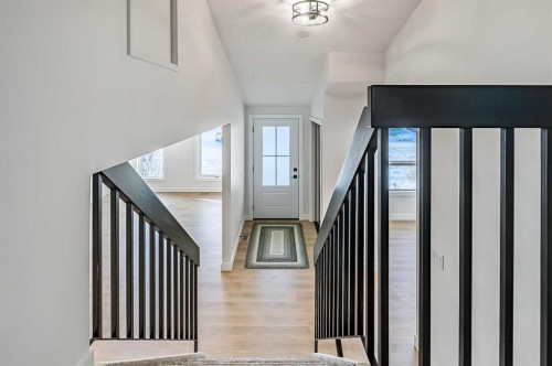 15 Woodford Crescent Sw, Calgary, AB - Indoor Photo Showing Other Room
